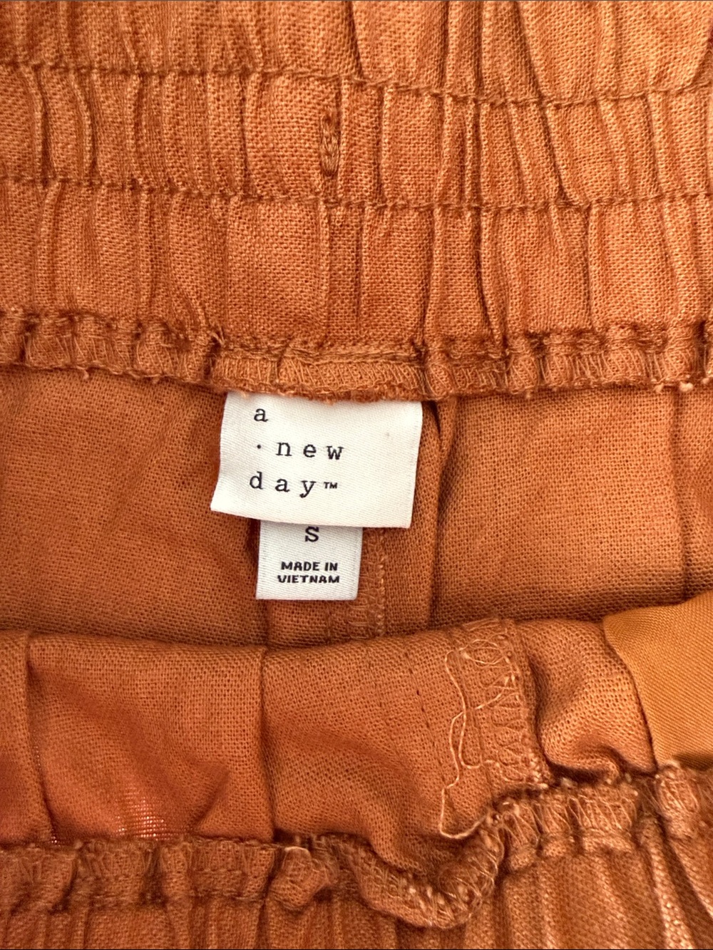 Women’s High Waist Rust Drawstring Linen-Blend Shorts - Picture 3 of 5